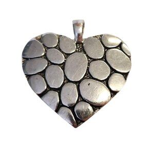 Vintage Pebble Design Heart Pendant - Silver Toned